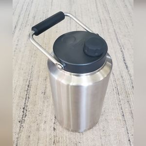 Yeti Rambler 1 gallon jug